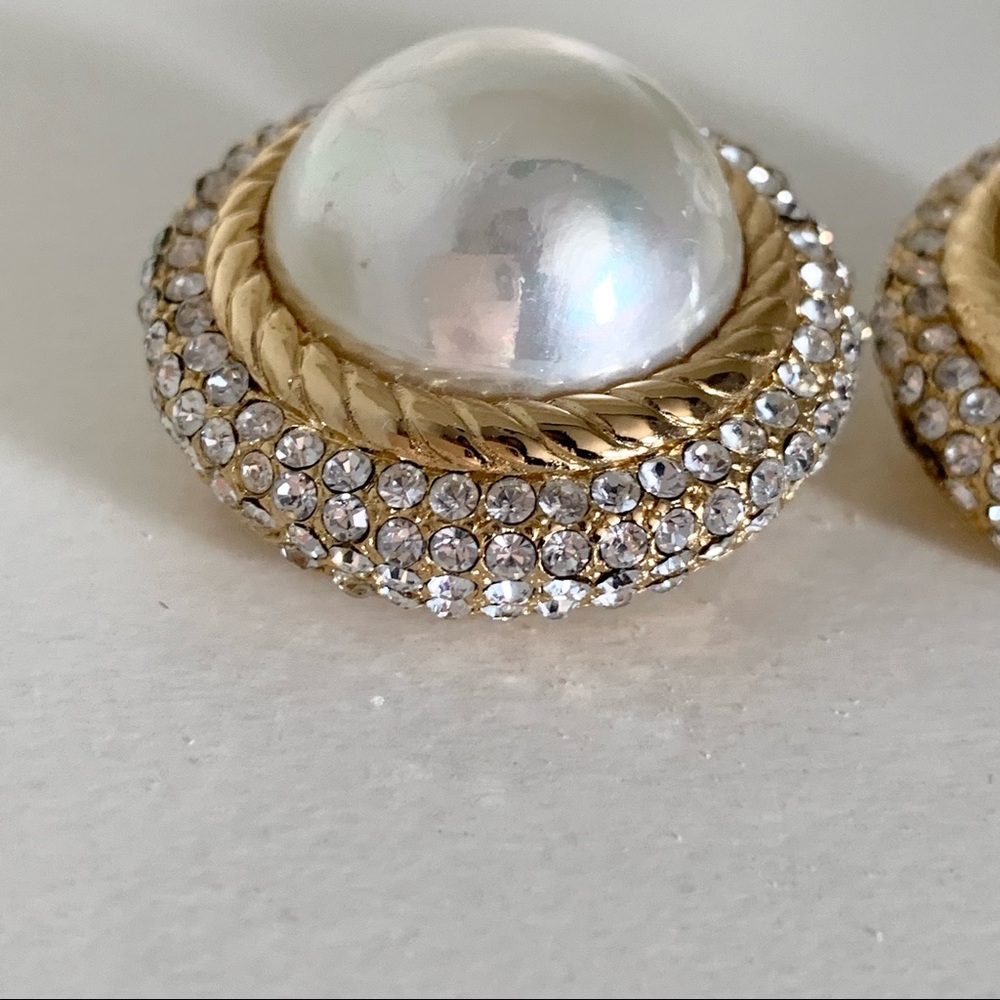 Hold Vintage Dior Large pearl earrings - Picture 10 of 13